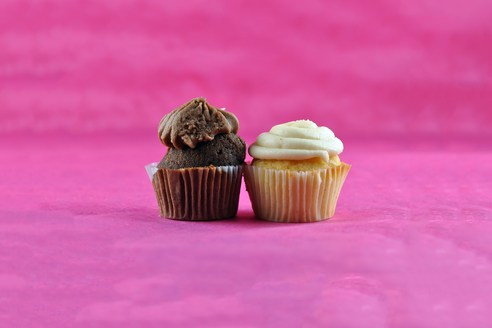 Photography of two cupcakes side by side